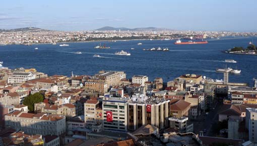 Vista de Istambul com o Estreito do Bósforo ao fundo